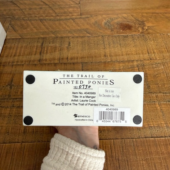 The Trail Of Painted Ponies In A Manger RETIRED Christmas Collectible - Picture 6 of 12